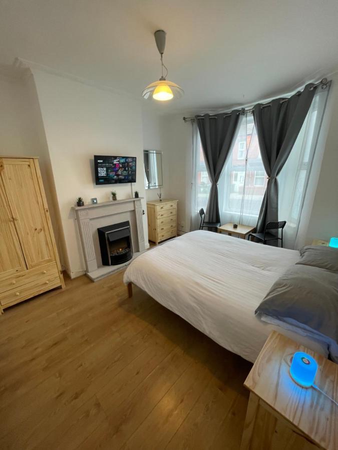 M&C Guest House Birkenhead Zewnętrze zdjęcie
