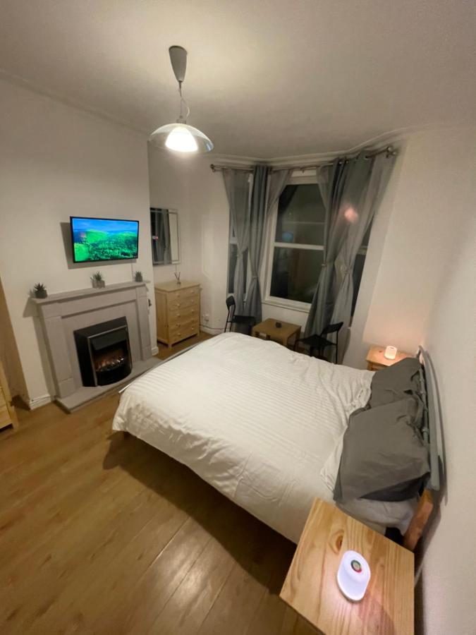 M&C Guest House Birkenhead Zewnętrze zdjęcie